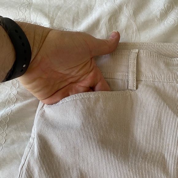 Ann Taylor Women's‎ Cream Pinstriped Wide Leg Walking Long Shorts Size 14 - Picture 8 of 9